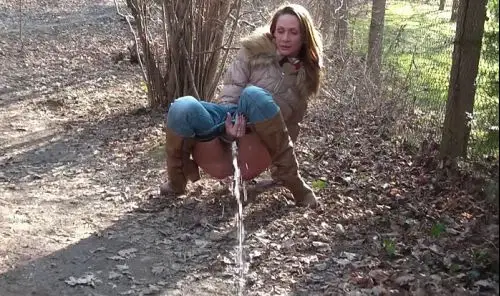 Cynthia Takes A Desperate Pee In The Park