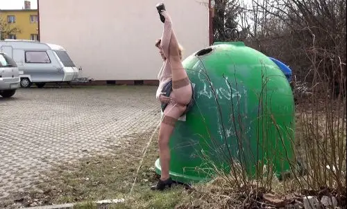 Leg High Got2Pee
