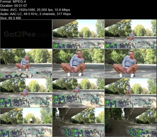 Got2Pee Legs Spread Blonde Piss