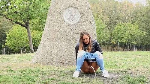Naomi Benet Got2Pee Steamy Piss 16-10-18