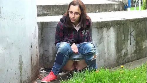 Librarian Got2Pee