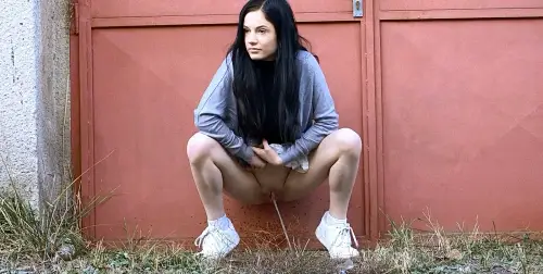 Lovewetting Angel Princess Pissing scene