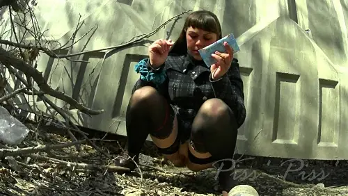 Public Street Pissing Girls Compilation 2018