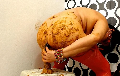 ScatDoll – Smeared Buttocks