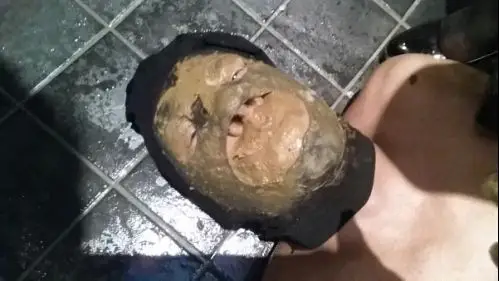 2 Young mistresses shit in his mouth