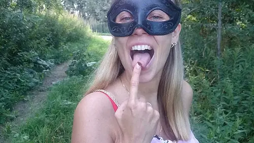 Brown wife – Posing beside a country road