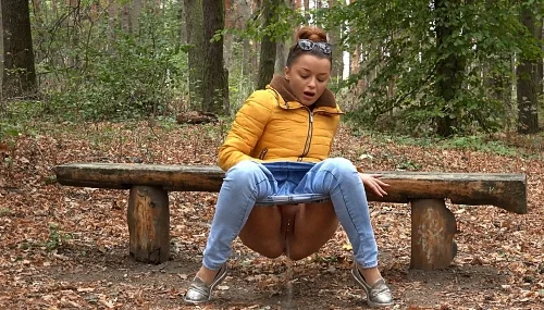 got2pee Dafne Needs to Pee 15-10-18