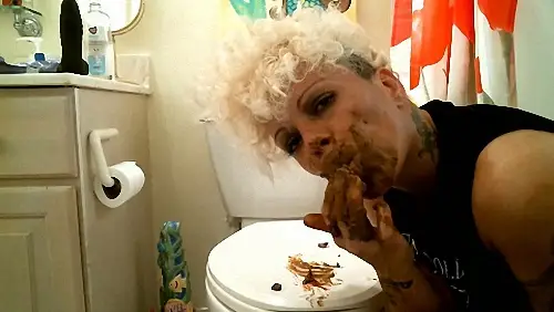 Juicy Julia – Shit Eater