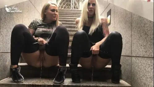 Lara-CumKitten – Dreister Public Piss am Kolner Dom