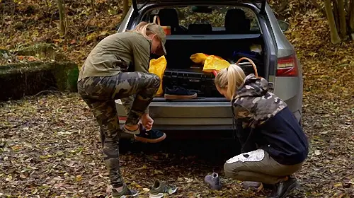 Lenka and Alena – Mushroom pickers 2