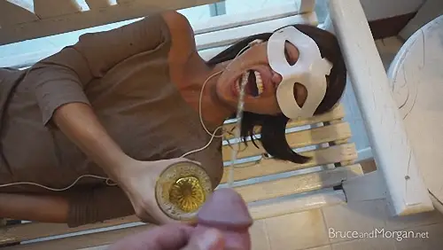 Piss drinking with a facial