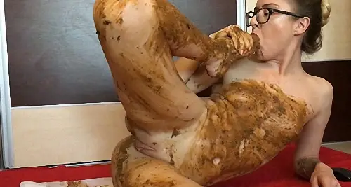 Pissy And Shitty Feet suck