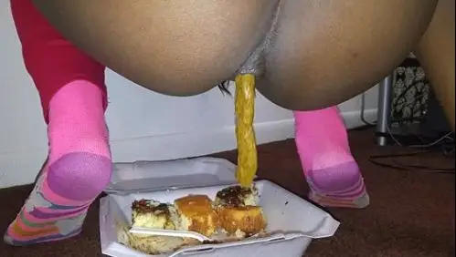Pooping on Pre-Thanksgiving Food Ebony Pooping Lady
