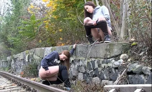 Train Line Got2Pee Piss Girls