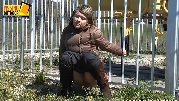 PissingOutdoor 7