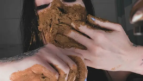 DirtyBetty Crazy baby play with her own poo 2019