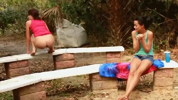 Glamortica – Gia Hill public anal fisting