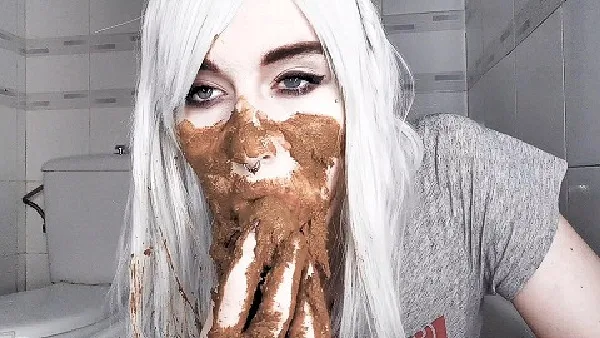 DirtyBetty – Extreme Luxus Scat Play By Top Model Betty