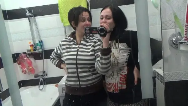 Fetishfun – Mommys peeing a lot together