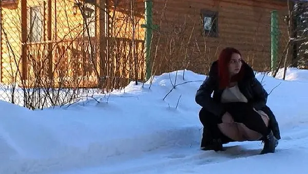 Girls piss in the cold