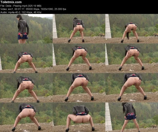 Delia – Pissing