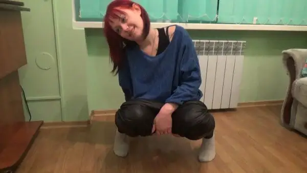 Russianbeauty – Tipsy peeing on floor in hotel a lot