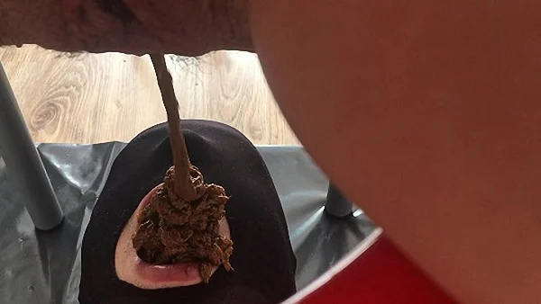 MistressAnna – Full mouth with creamy shit