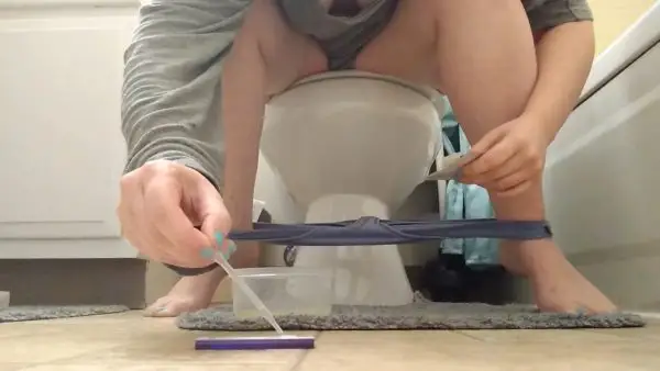 SophiaSinclair – Pee Pregnancy Test