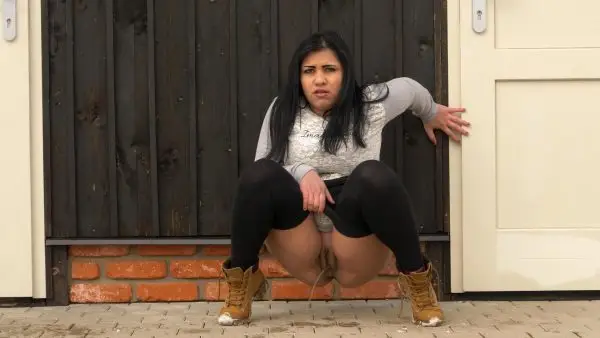 Mariana – Pissing scene pissing in public, HD 2020