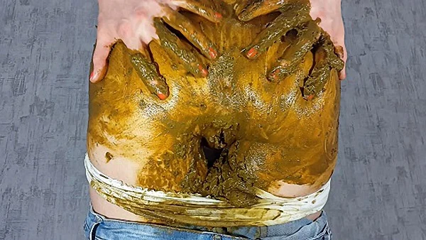 AnnaCoprofield – Shit in my moms jeans