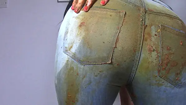 Evamarie88 – Jeans Are My Toilet