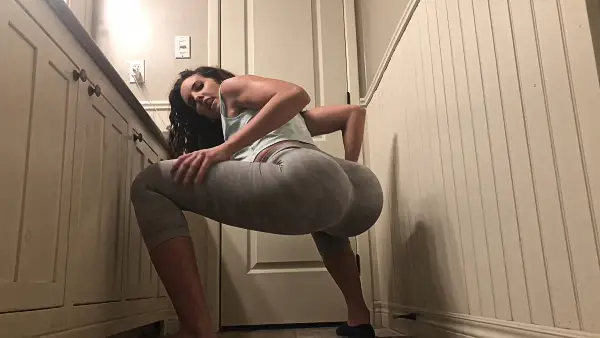 leggings squat workout panty poop
