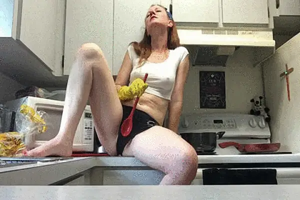 Bored Inside Cleaning – Sassy
