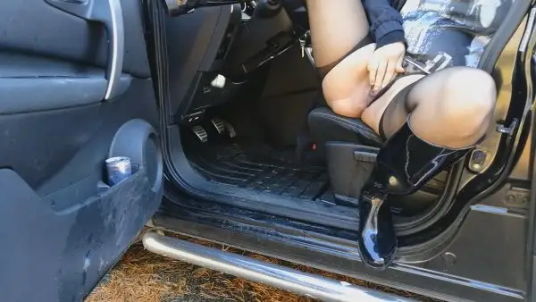 Milf Dildo in Car and Peeing in Public