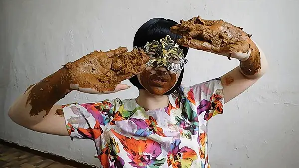 Miss Di – The Princess of shit