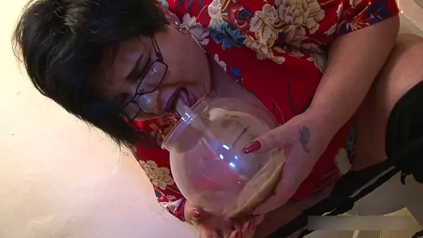 BBW Woman feel sick and vomiting