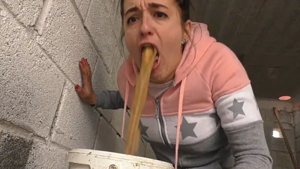 Girl feel very sick and puking
