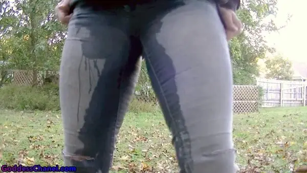 Cazzy Kush – Play and piss in the woods