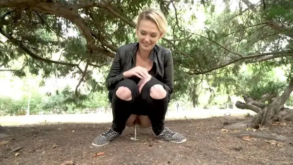 Lucie – Drunk girl piss