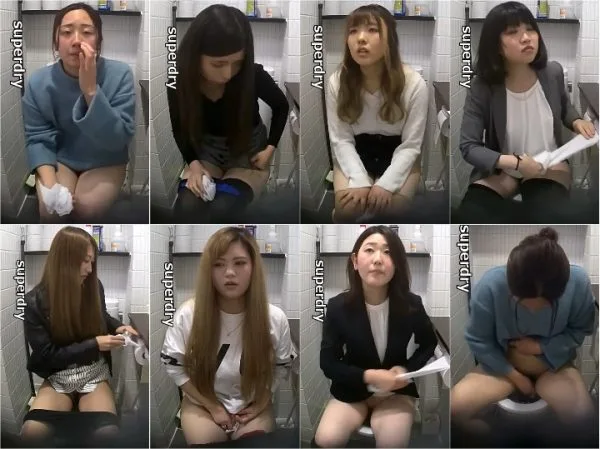 28104973 一本綺麗な黄金バナナを出してくれる Pooping Voyeur