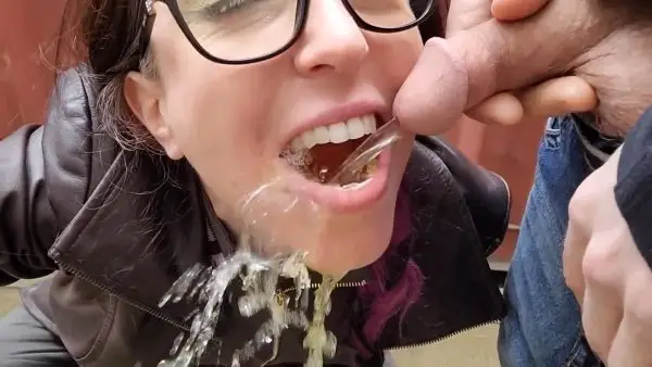 Nerdy Faery – Mouth Piss Play Leads to BJ and Anal