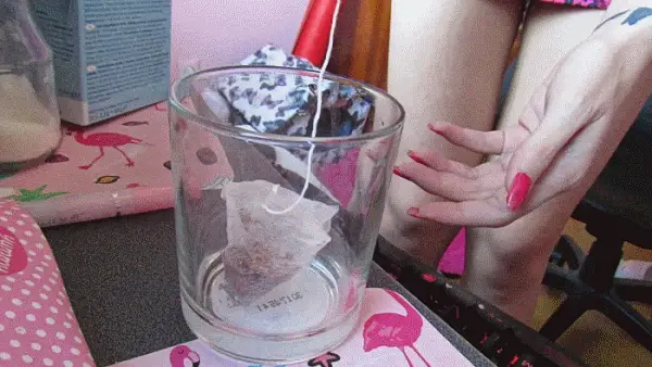 Cuteblonde – How to make hot pee tea