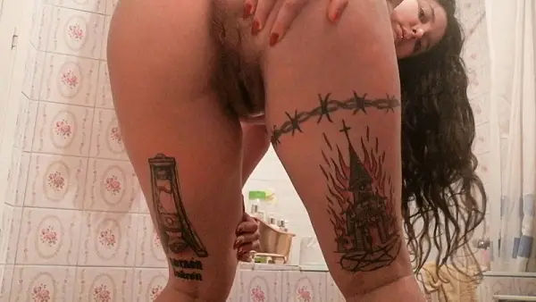 Badkithy – Hi a Pee and a Nice Poop