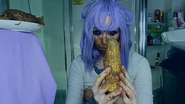 SweetBettyParlour – Check this SCAT corn
