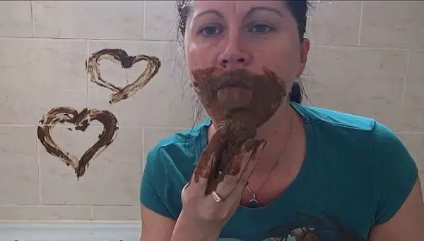 DirtyScatGirl – Scat In Pantyhose Show