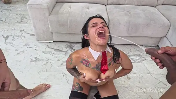 DP for the hot IVANNA JAMES with pissing