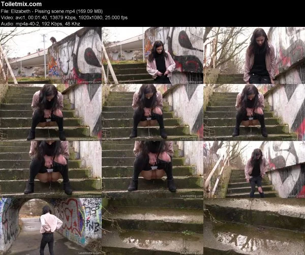 Elizabeth – Pissing scene