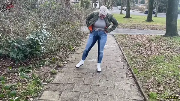 Cat Coxx-Public Jeanspiss XXL Ladung