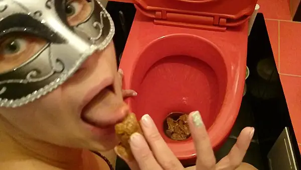 Brown wife – Im licking a dirty toilet