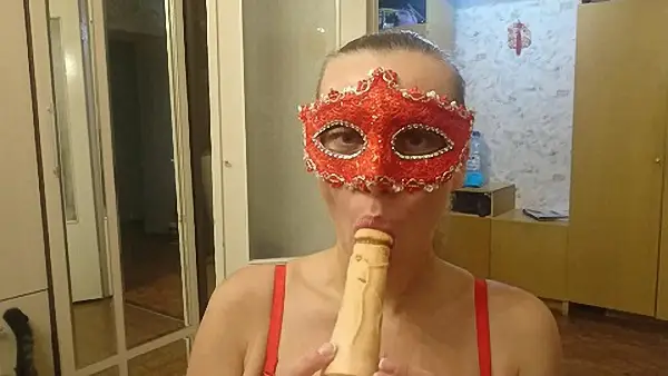Brown wife – Lady in red